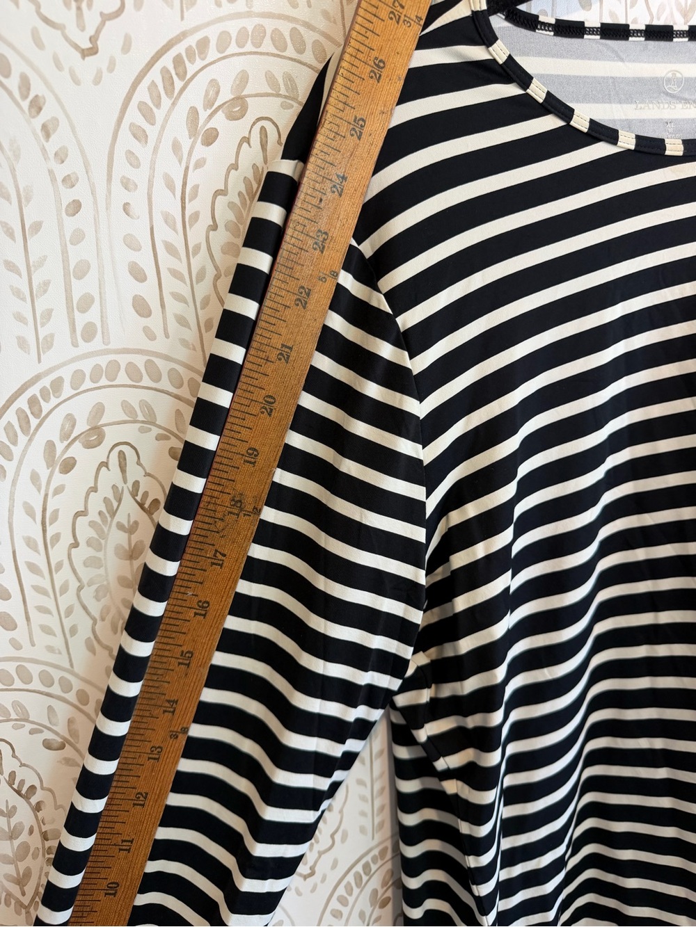 Lands’ End XL Black White Stripe Swim Top Rash Guard Long Sleeve Nylon Shirt - Picture 5 of 7